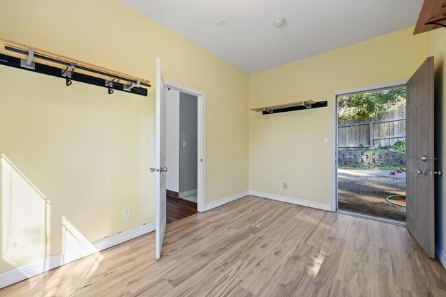 Building Photo - 2720 Sq. Ft. Character Home in downtown Ol...