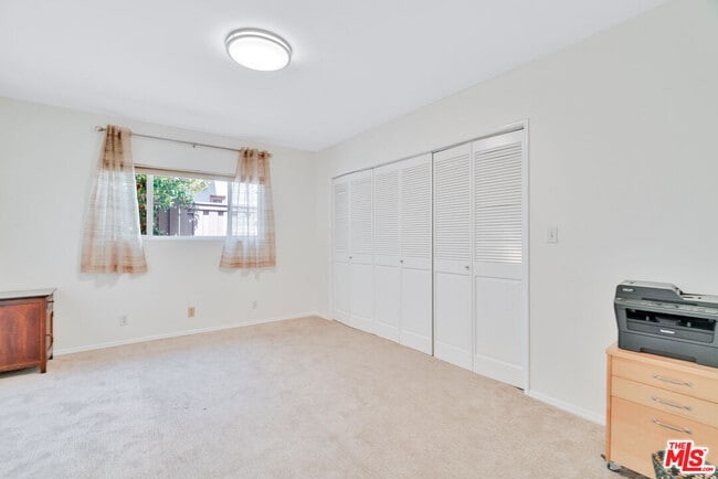 Building Photo - 5501 Cantaloupe Ave