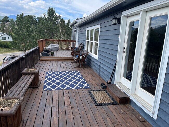 Building Photo - 425 Chapin Ln