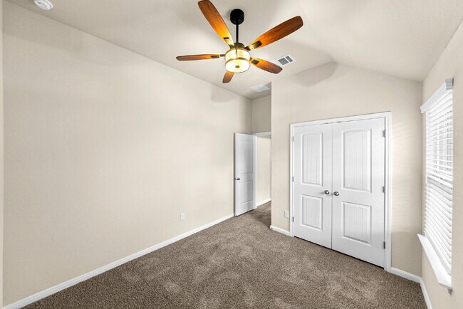Building Photo - Greenbelt - Cul De Sac - Oversized Homesite