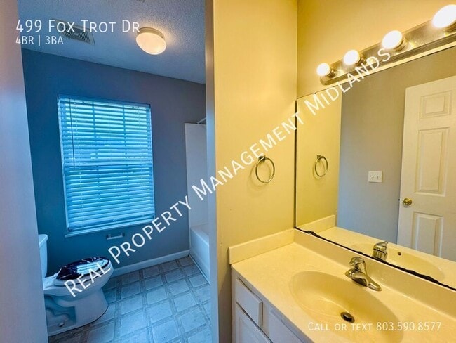 Building Photo - 499 Fox Trot Dr