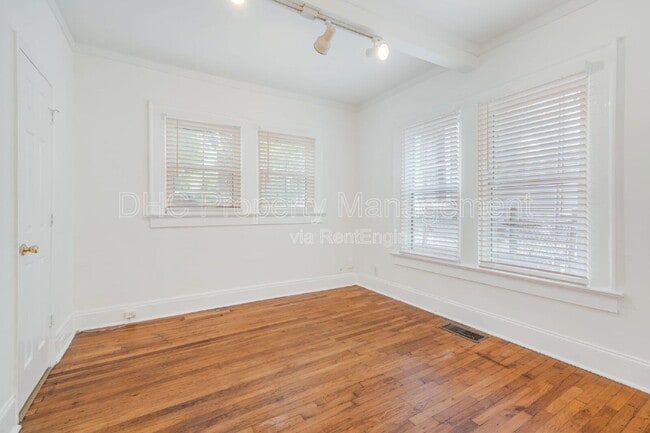 Building Photo - 1225 Euclid Ave NE