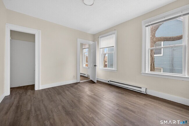 Building Photo - 27 Beacon St