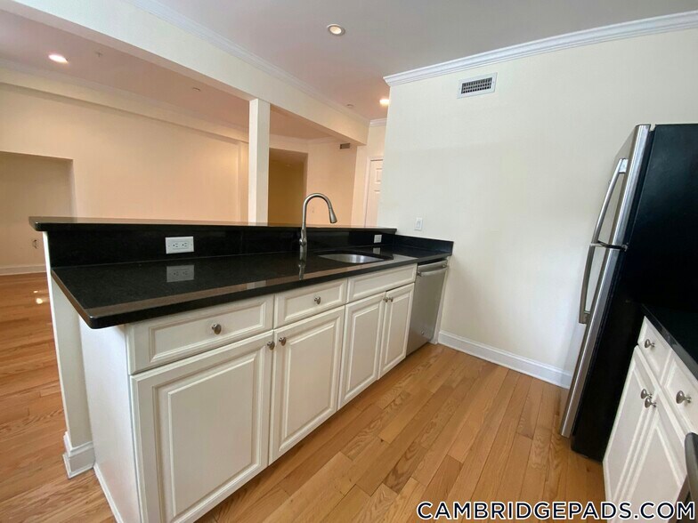 Building Photo - 1 Chauncy St