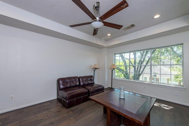 Building Photo - 14111 Manderly Dr