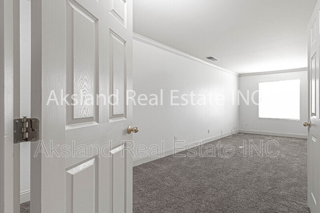 Building Photo - 813 Boulder Ave