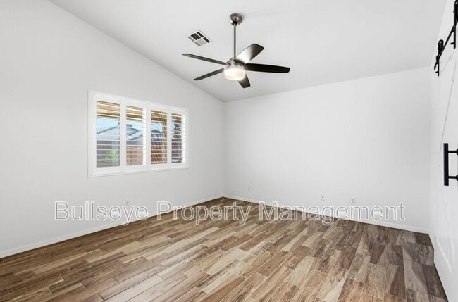 Building Photo - 3001 W Matthew Dr