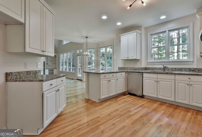 Building Photo - 1202 Loxley Cir