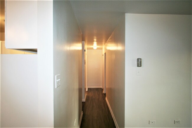 Building Photo - 909 Pearl St