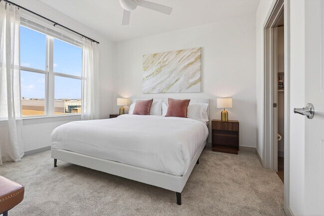 Building Photo - 1301 Leah Ave