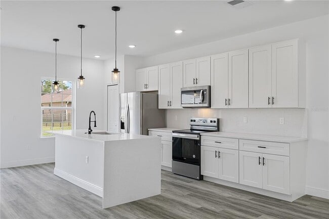 Building Photo - 3041 SW 168th Loop