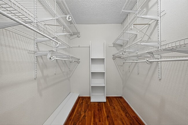 Building Photo - 16355 Sierra Grande Dr