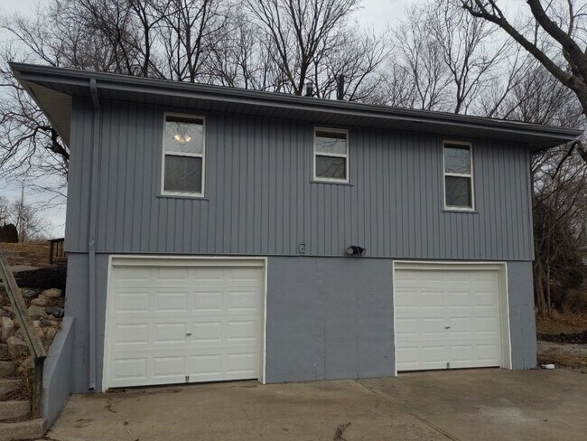 Building Photo - 145 S Oxford Ave Independence (Jackson Cou...