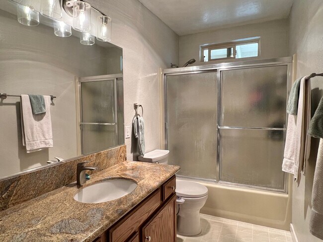 Building Photo - 27030 Oakflat Dr