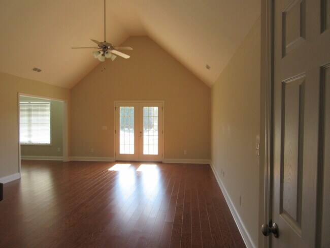 Building Photo - Beech Creek-Close to Shaw AFB