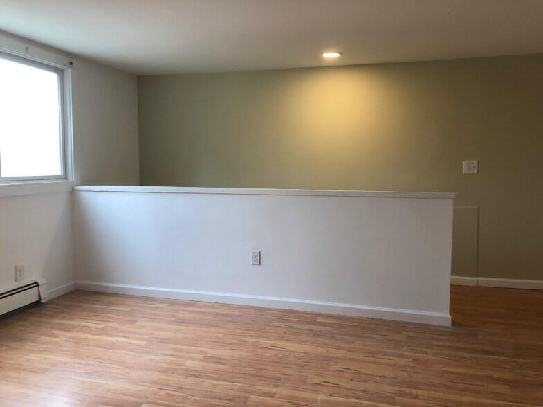 upstairs loft: large bedroom + half bath - 11 Waterside Ln