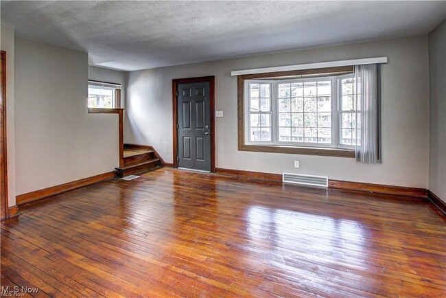 Building Photo - 1513 Treadway Ave