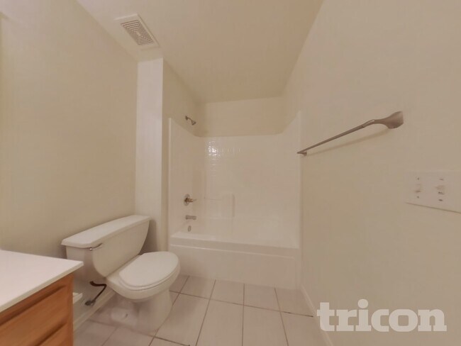 Building Photo - 11522 W Charter Oak Rd