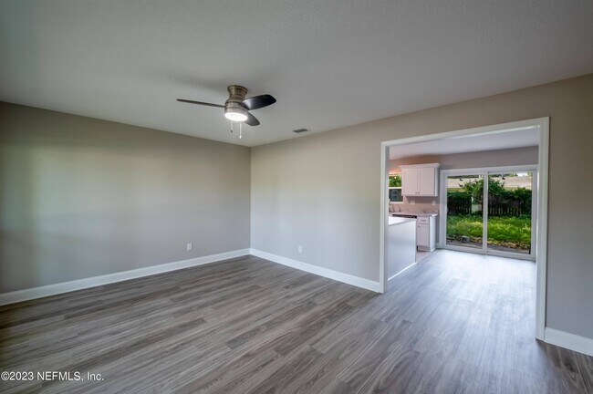 Building Photo - 6264 Diane Rd