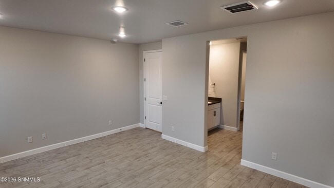 Building Photo - 150 Pinos Altos Trl