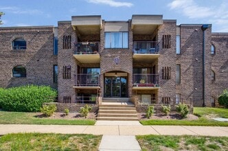 Building Photo - Coming Soon! 2 bedroom condo in Annapolis!