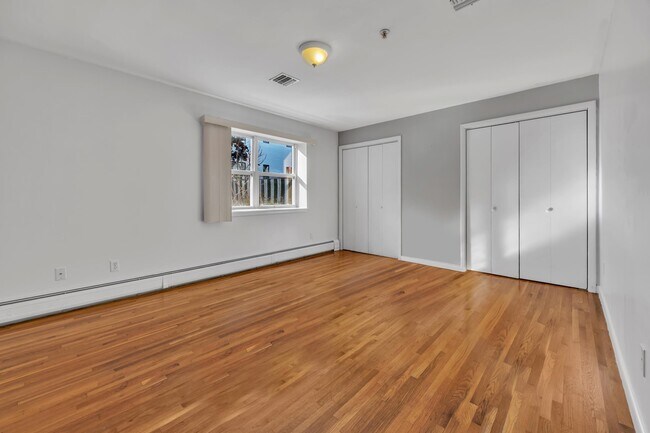Building Photo - 311 6th St