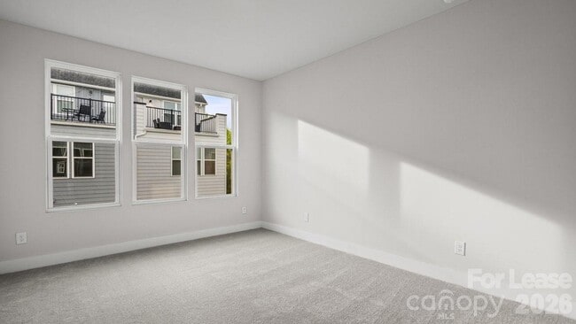 Building Photo - 2025 Clarksdale Dr