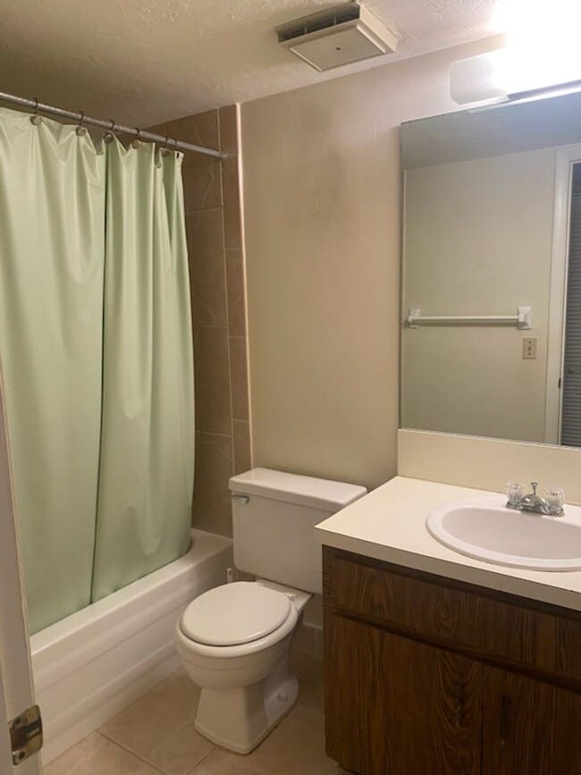 Building Photo - 860 Panama Ct