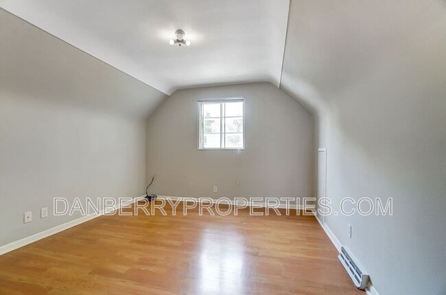 Building Photo - 1115 Secor Rd