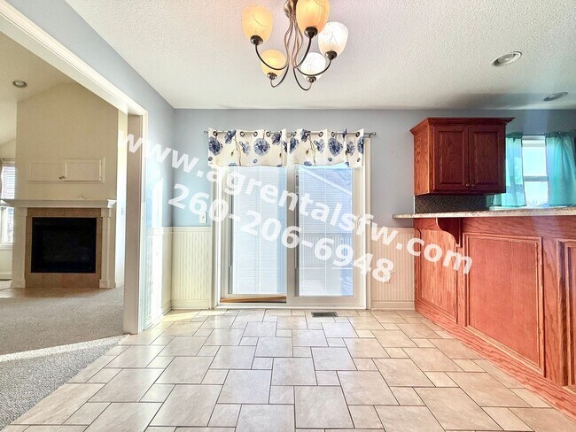 Building Photo - 3 Bedroom House