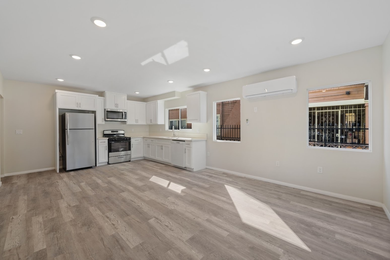 Building Photo - 328 W 51st St