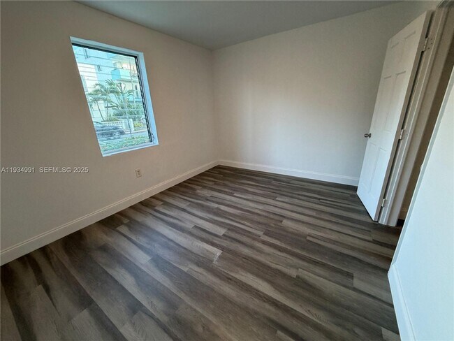 Building Photo - 7928 Harding Ave