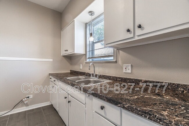 Building Photo - 206 Hoover Ave