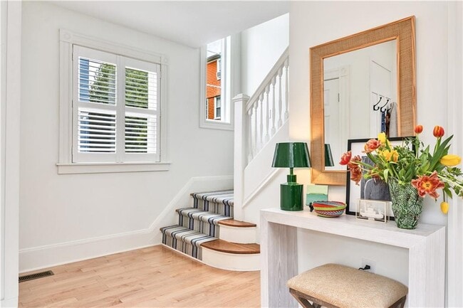 Building Photo - 12 Observatory Ave