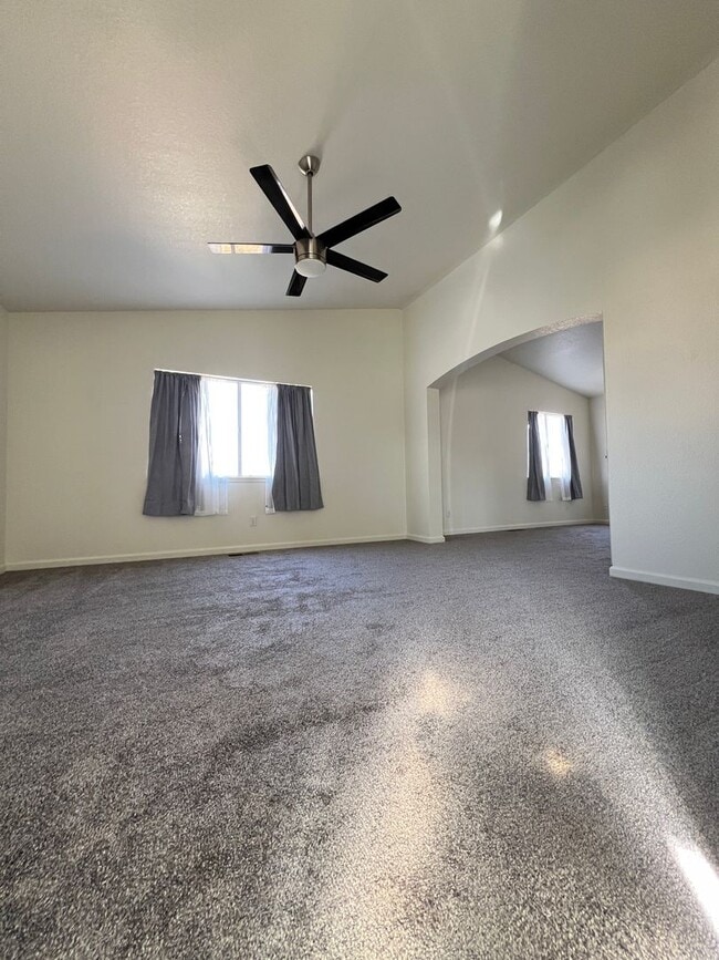 Building Photo - ***COMING SOON!!*** LOS BANOS HOME