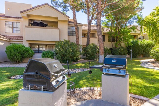 Building Photo - 6885 E Cochise Rd