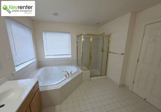 Building Photo - Beautiful 4-Bedroom Home in New Market – Hardwood Floors, Modern Kitchen, 2-Car Garage & Yard Car...
