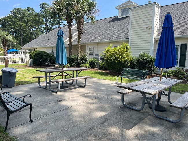 Building Photo - ONE MONTH FREE with a sixteen-month lease. Two Bedroom, Furnished Condo in Windsor Green in Carol...