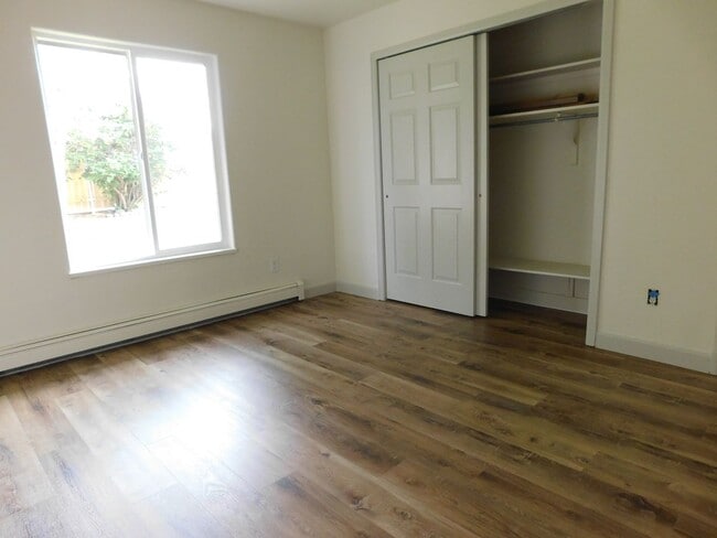 Building Photo - Recent Remodel