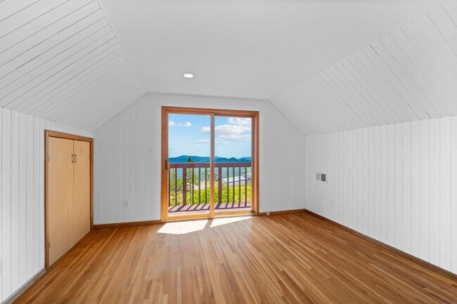 Building Photo - 848 Aspen Dr