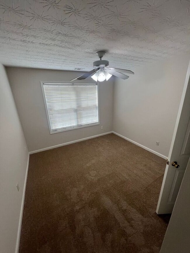 Building Photo - Beautiful Home in the Highly Sought-After ...