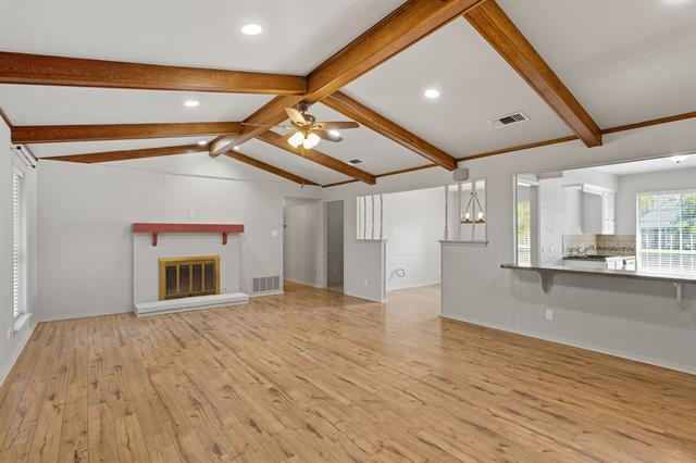 Building Photo - 10304 Oak Creek Dr