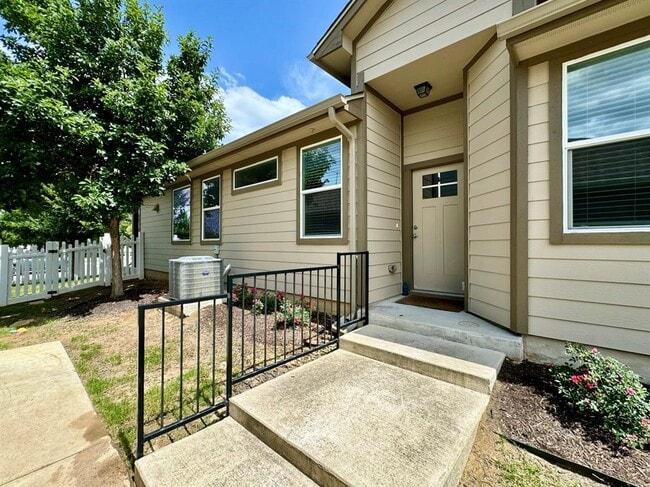 Primary Photo - 1701 Logan Dr