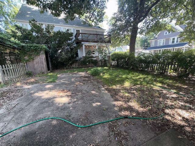 Building Photo - 1601 W Ayres Ave