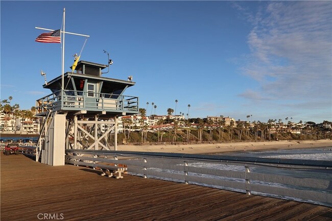 Building Photo - 306 Avenida Santa Barbara