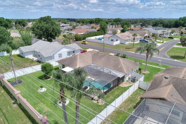 Building Photo - 7725 Indian Ridge Trail N