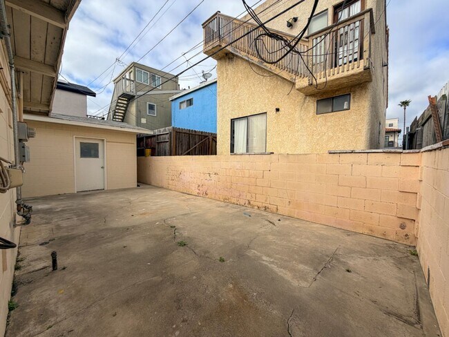 Building Photo - 313-317 Highland- LT