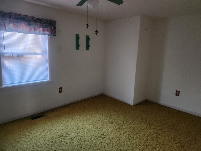 Building Photo - 137 N Elizabeth St