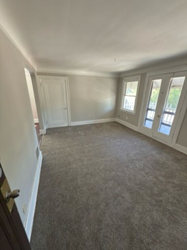 Building Photo - 15702 Cherrylawn St