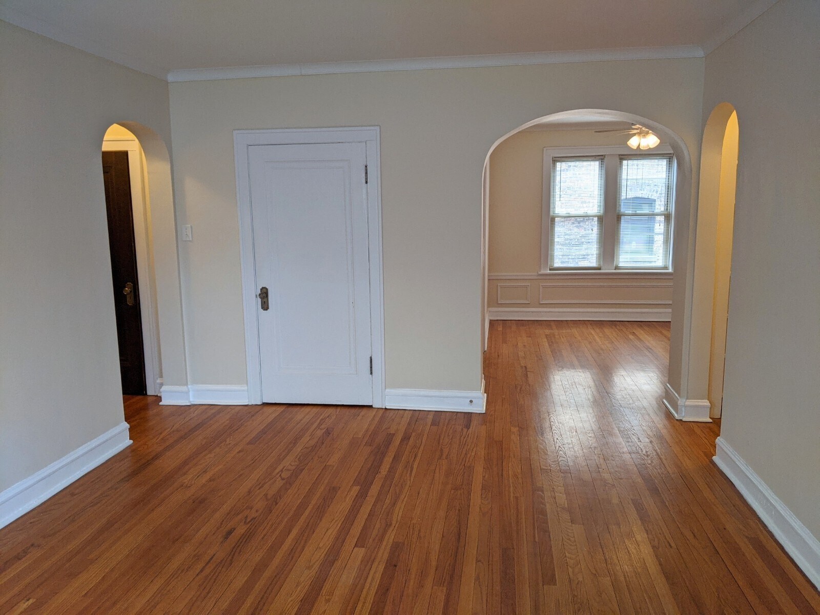 Building Photo - 914 Crain St
